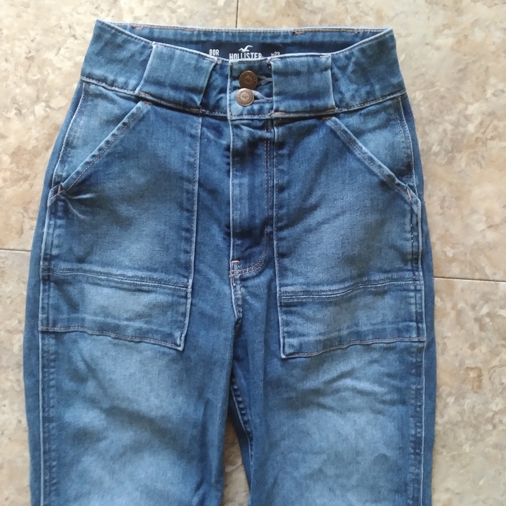 Hollister Ultra High-Rise Mom Jeans, size 00R - Picture 2 of 10